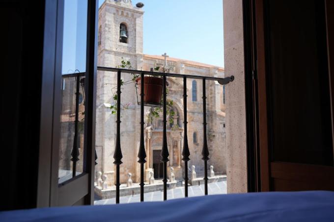 Apartamentos Turisticos Empecinado Roa Esterno foto