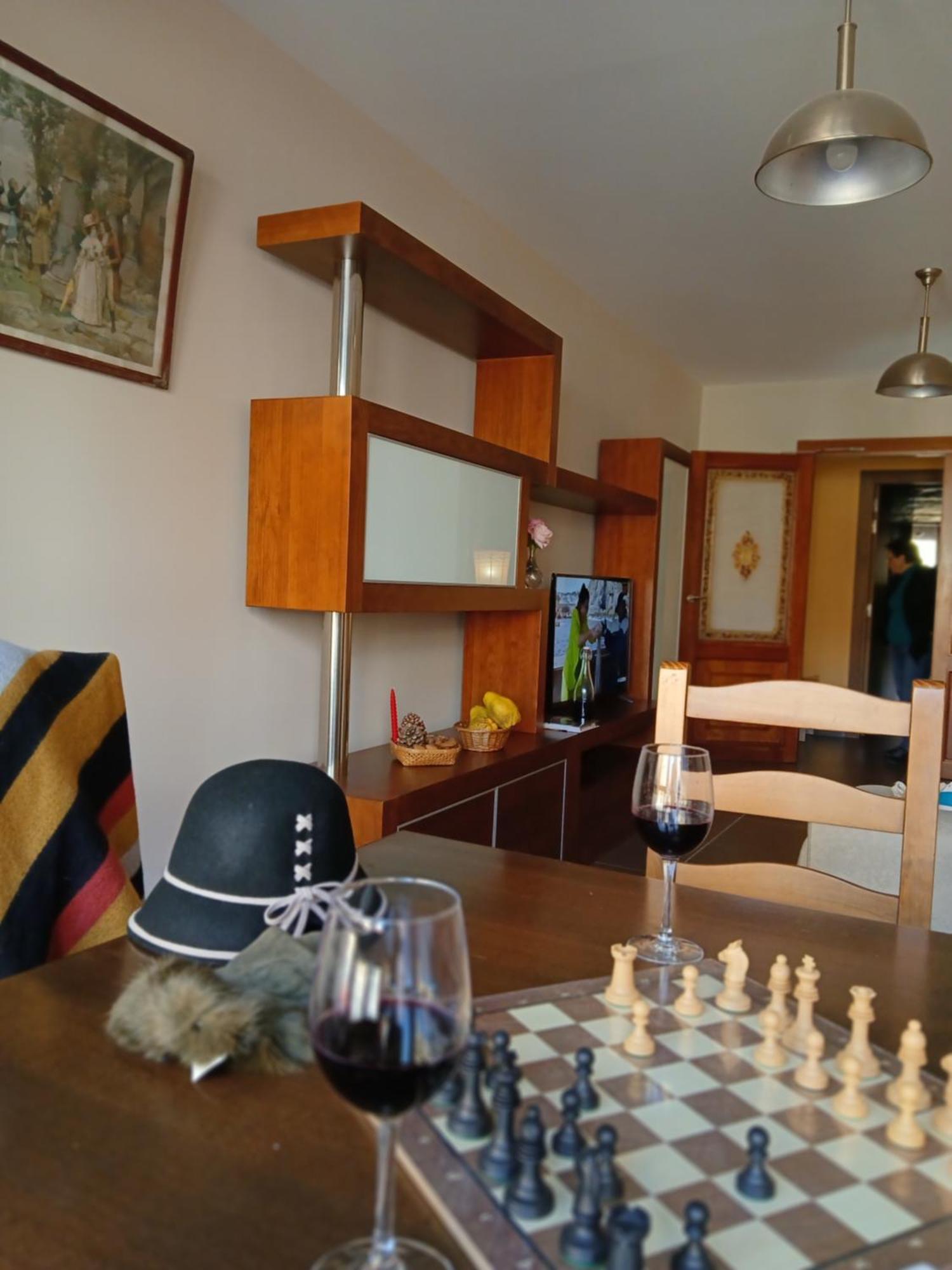 Apartamentos Turisticos Empecinado Roa Esterno foto